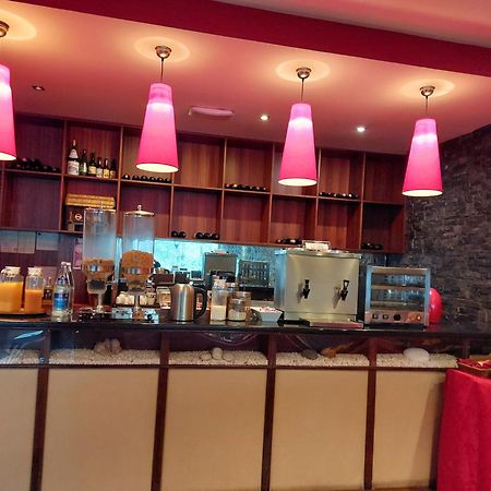 Petrus Hotel シャヴェス エクステリア 写真
